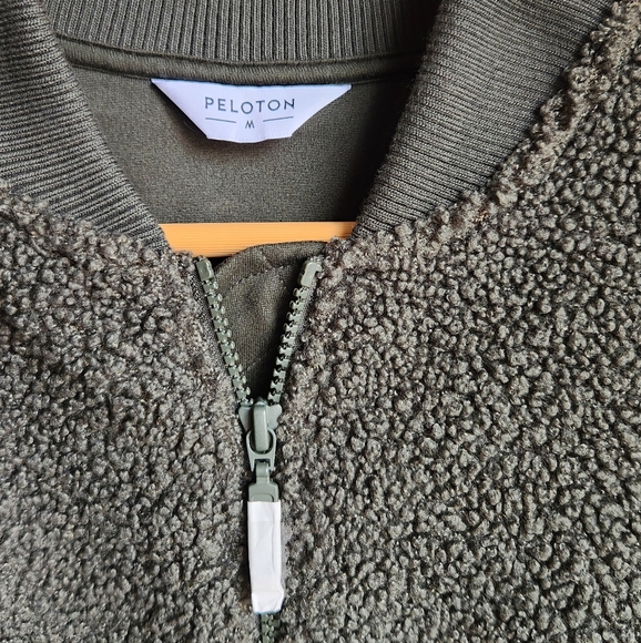 NWT PELOTON Sherpa Bomber Jacket Green Size M - Picture 3 of 7